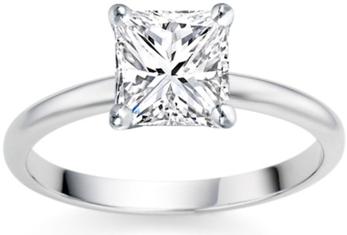 Princess Cut 0.33 Carat 18k White Gold Diamond Engagement Ring £799, Vashi.com